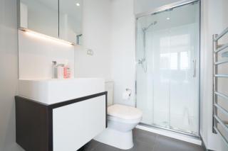 Skytower View 3 Bedroom Penthouse in Auckland CBD - 6