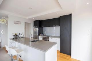 Skytower View 3 Bedroom Penthouse in Auckland CBD - 5