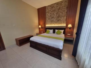 Heruku Griya Keluarga di Pusat Kuliner - 0