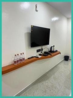 Hotel Budget Diamond Inn Near Mahakal Temple -All Room Air conditioned And Spacious, with Wifi -Best Budget Hotel - 1