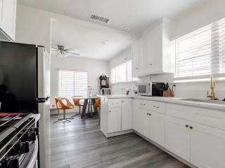 BBQ • Alfresco Dining • Near SoFi & L.A. Basecamp - 1