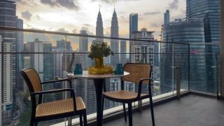 KLCC View Suites with balcony at The Manor Residence - 3