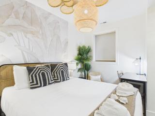 2BR Patio w Fire Pit, Free Parking 5 Gbps - 1