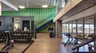 Contemporary 2BR Prime Hollywood Location - 5