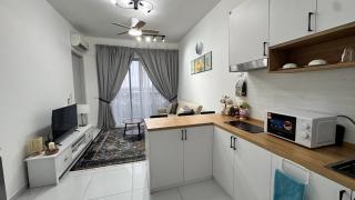 Sky Trees Bukit Indah netflix and wifi - 9