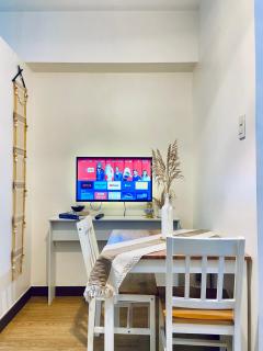 Den and Then City View, Karaoke, Private Balcony - 5