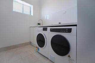 Anzac Highway Getaway Apartment in Plympton - 6