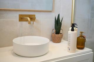 Anzac Highway Getaway Apartment in Plympton - 2