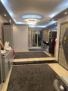 شقه للايجار سوبر لوكس في المعادي قريب الكورنيش - 0