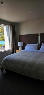 Waves Kaikoura Waterfront Apartment - 2