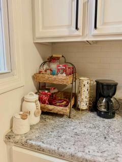 Spacious 3BR Apartment - 12min Newark Airport -Near NYC & Malls - 8