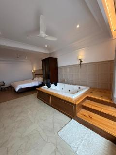 The Lanswood Estate - 6