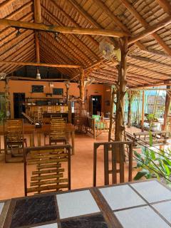 Bamboo Hideaway Resort - 7