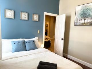 Luxury 3 Bedroom - Perfect Center City Location - 6