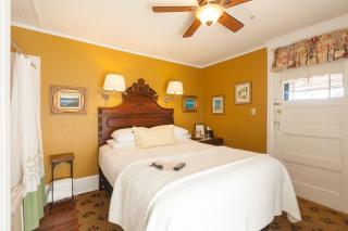 Inn on Charlotte Boutique Hotel - 9