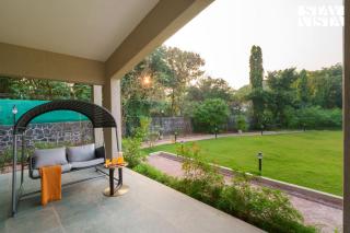 StayVista at Villa Lemonade with BBQ & Bonfire - 4