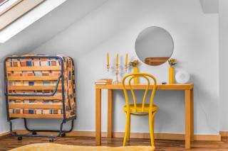 Stylish 2BR Apartment with Balcony in City Center - 3