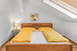 Stylish 2BR Apartment with Balcony in City Center - 4