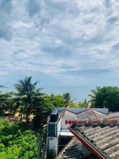 White Flower Guest - 9