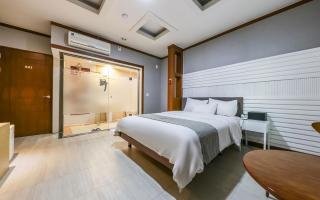 천안 호텔 하루 - 2