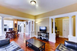 Urban Oasis w AC Yard – Close to Everything - 6