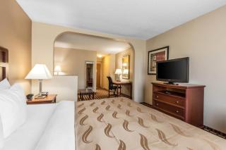 Quality Suites Paducah I-24 - 4