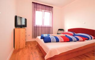 2 Bedroom Awesome Apartment In Nin - 7