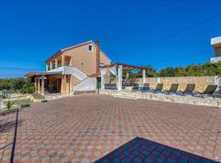 Villa Lara With Pool And Sea View - 0