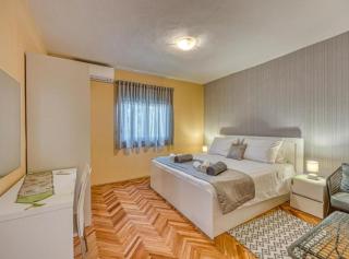 Villa Lara With Pool And Sea View - Sveti Filip i Jakov - 1