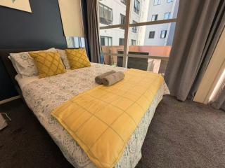 Modern 1-Bedroom Apartment,Large Balcony, CBD - 9