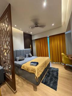 Galaxy blue saphire plaza studios - 4