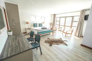 Abalone at Hermanus Reefs - 9