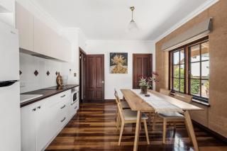 Westend Studio - Cozy King Stay on 5 Acres - 1