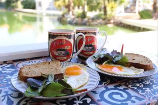 Fairyhouse on the Lake - Next to Beach Resort with Pool & Lake in Heart of Mandurah - 3