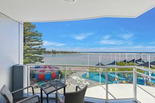 1 Bedroom Waterfront Apartment - Rooftop Pool & Spa - 9