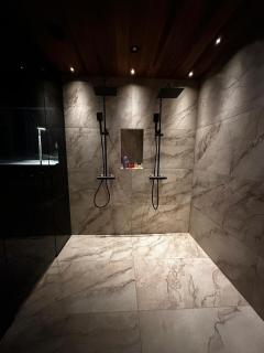 Arvoneliöt Utsuvaara Frame B - Levi - 2