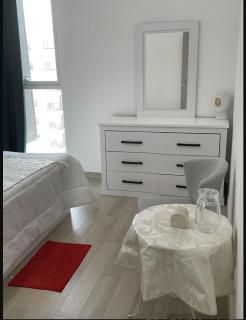 Private room with attached bathroom 10 min to airport and Seaworld,warner bros ,yas mall - 7