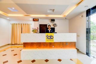 FabHotel Pushpa Grand - 8