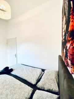 Cozy 4-Bedroom Apartment , Perfect for Groups - 4