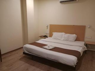Hotel Ambika Grand - 2