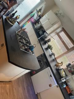 Cosy beach getaway on edge of South Downs - 1