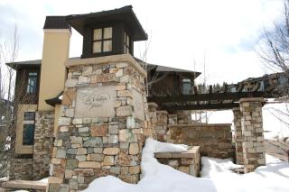 Ski-InSki-Out Townhome with 2-Bedrooms and private Hot tub Vintage on the Strand VIN-14 by KBM Resorts - 7