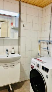 Convenient Airport Stay Beside Big Mall - 7