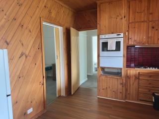 Elegant family home in Croydon near shops and transit - 3