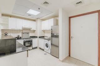 RH- Urban Living, spacious 01BR, near burj Khalifa - 1