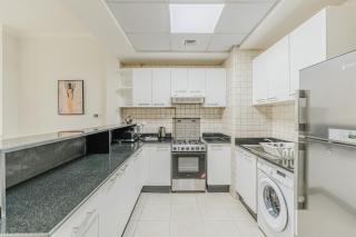 RH- Urban Living, spacious 01BR, near burj Khalifa - 2