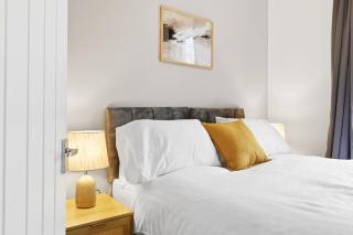 Bury Town Centre House with Parking & Fast WiFi - 8