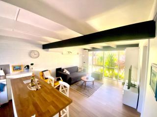 Charming Beach Home - 9