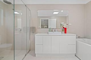 Family Oasis with Saltwater Pool - Gold Coast - 5