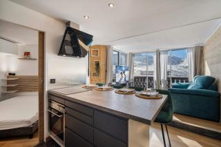 Panorama AlpineView with Ski-In Out access - 3